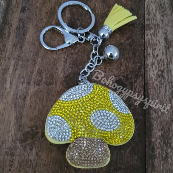 🍄Mushroom Crystal Rhinestone Keychain Bag Charm With Yellow Tassel - Picture 6 of 8